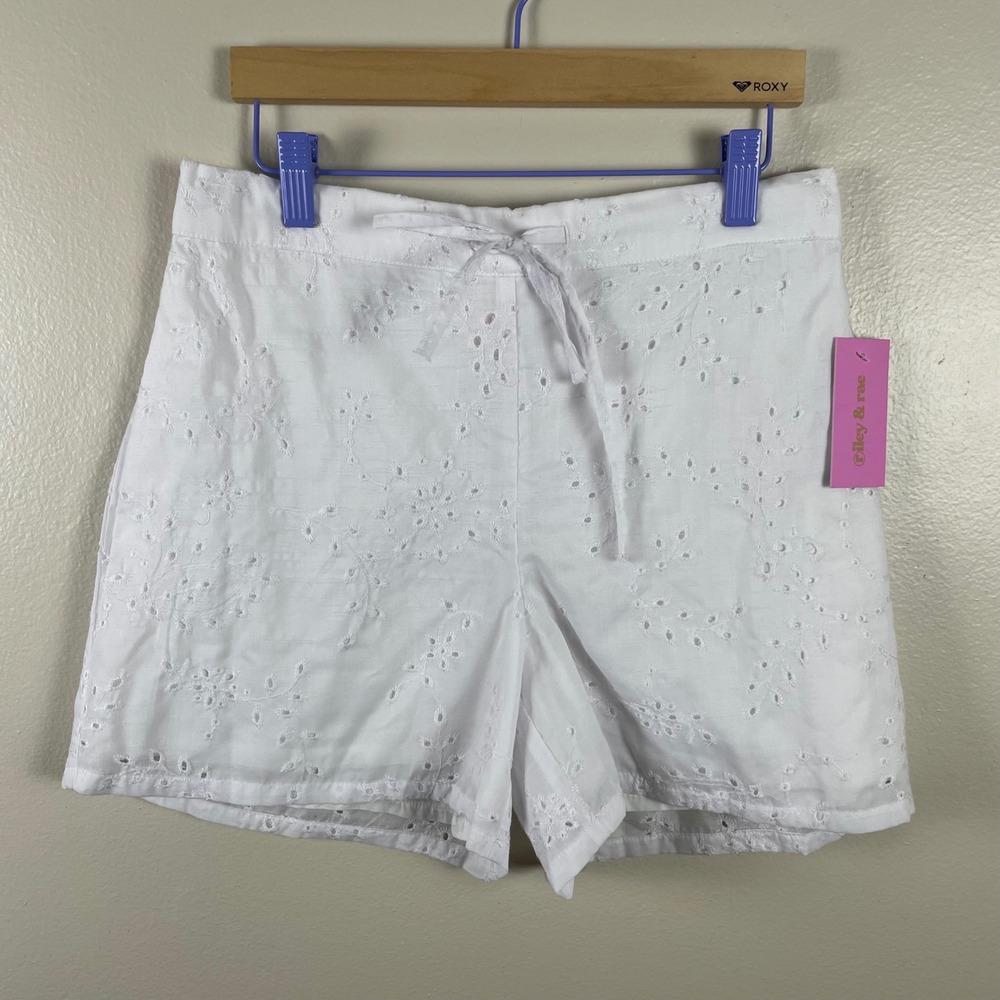 Riley & Rae Women's Small Shorts White Eyelet Floral Embroidered Pull On Tie NEW